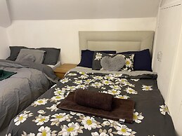 3 Bed, Sleeps 5, Wifi, Free Parking