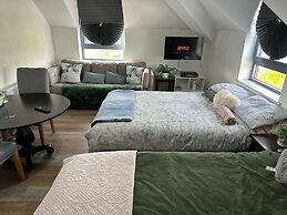 3 Bed, Sleeps 5, Wifi, Free Parking