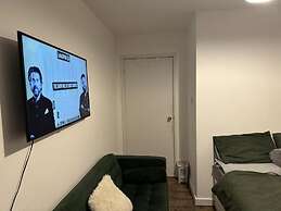3 Bed, Sleeps 5, Wifi, Free Parking