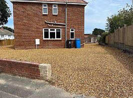 House - Sleeps 14, Onsite Parking & Pets Allowed