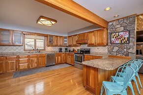 Gone Fish Inn by Taylor Made Deep Creek