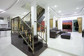 Holiday Bliss 3BR Pool Villa Lancelot 2