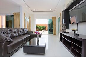 Holiday Bliss 3BR Pool Villa Lancelot 2