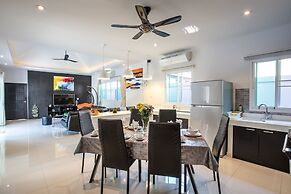 Modern Elegance 3BR Pool Villa Marine