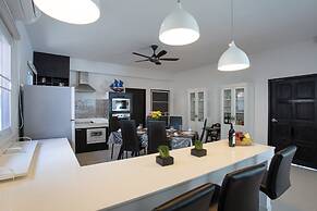 Modern Elegance 3BR Pool Villa Marine