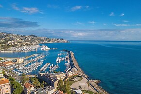 Sanremo Penthouse Market 700m From Sea