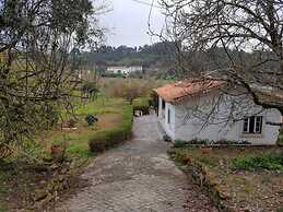 Peaceful 2-bed Villa in Assafarge, Coimbra