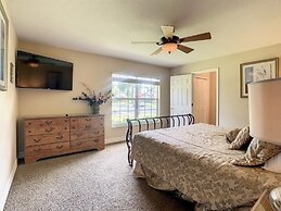 Fantastic 7 Bed 6 Bath In Prestigious Gated Comm. 7 Bedroom Villa by R