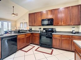 Fantastic 7 Bed 6 Bath In Prestigious Gated Comm. 7 Bedroom Villa by R