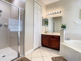 Fantastic 7 Bed 6 Bath In Prestigious Gated Comm. 7 Bedroom Villa by R