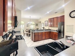 Fantastic 7 Bed 6 Bath In Prestigious Gated Comm. 7 Bedroom Villa by R