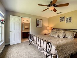 Fantastic 7 Bed 6 Bath In Prestigious Gated Comm. 7 Bedroom Villa by R