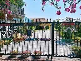 Tas Konak Butik Otel Bungalov