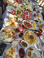 Tas Konak Butik Otel Bungalov