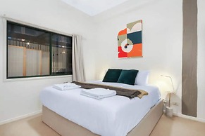 Stylish 1 Bedroom Apartment in Teneriffe