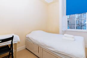 Spacious 4 Bedroom Apartment Near The Meadows/old Town