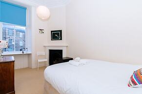 Spacious 4 Bedroom Apartment Near The Meadows/old Town