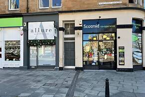 Spacious 4 Bedroom Apartment Near The Meadows/old Town