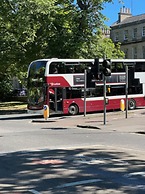 Spacious 4 Bedroom Apartment Near The Meadows/old Town