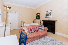 Spacious 4 Bedroom Apartment Near The Meadows/old Town