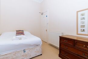 Spacious 4 Bedroom Apartment Near The Meadows/old Town