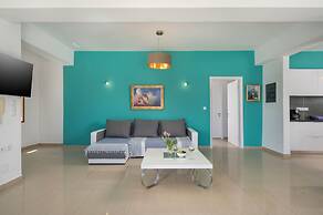 Cap Bleu Seafront Holiday Home