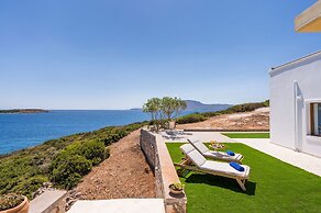 Cap Bleu Seafront Holiday Home