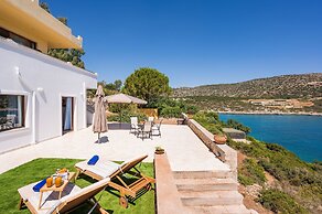 Cap Bleu Seafront Holiday Home