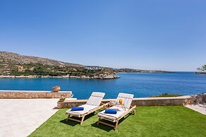 Cap Bleu Seafront Holiday Home