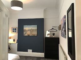 Bright Spacious 3-bed With Office & Patio, Preston