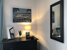 Bright Spacious 3-bed With Office & Patio, Preston