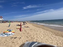 Beautiful 2-bed Apartment, Golf,pool,beach