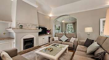 Beautiful 2-bed Apartment, Golf,pool,beach