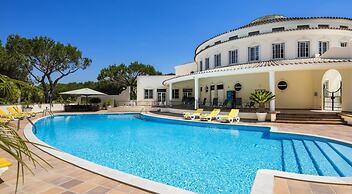 Beautiful 2-bed Apartment, Golf,pool,beach