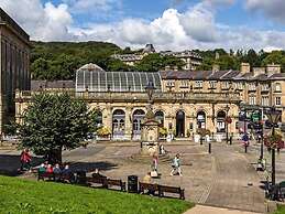 2-bed Apartment Near Buxton Outstanding Location