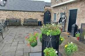 2-bed Apartment Near Buxton Outstanding Location