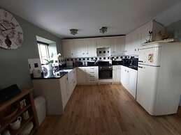 2-bed Apartment Near Buxton Outstanding Location