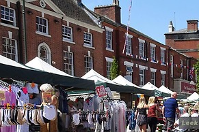 2-bed Apartment Near Buxton Outstanding Location