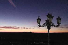 2-bed Apartment Near Buxton Outstanding Location