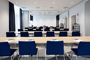 Holiday Inn Express Düsseldorf Airport by IHG