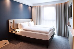 Holiday Inn Express Düsseldorf Airport by IHG