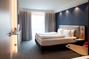 Holiday Inn Express Düsseldorf Airport by IHG