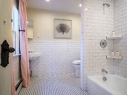 Sally Webster Inn