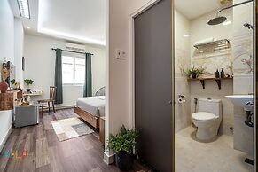 HoLo Central Saigon - Serviced HomeStay