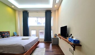 HoLo Central Saigon - Serviced HomeStay