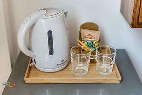 HoLo Central Saigon - Serviced HomeStay