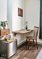 HoLo Central Saigon - Serviced HomeStay