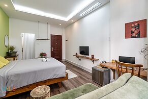 HoLo Central Saigon - Serviced HomeStay