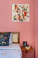 HoLo Central Saigon - Serviced HomeStay