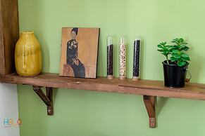 HoLo Central Saigon - Serviced HomeStay